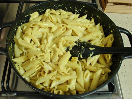 Kremasız Köri Soslu Makarna