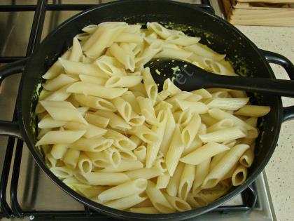 Kremasız Köri Soslu Makarna