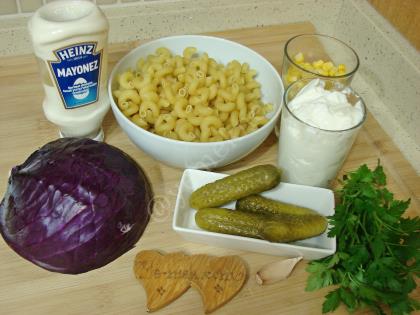 Mor Lahanalı Makarna Salatası