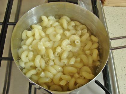 Mor Lahanalı Makarna Salatası