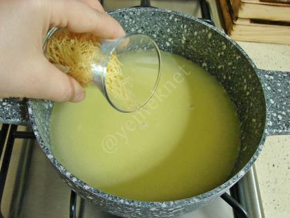 Şehriyeli Tavuk Çorbası