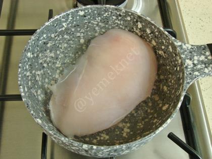 Tavuklu Makarna Salatası