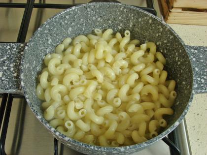 Tavuklu Makarna Salatası