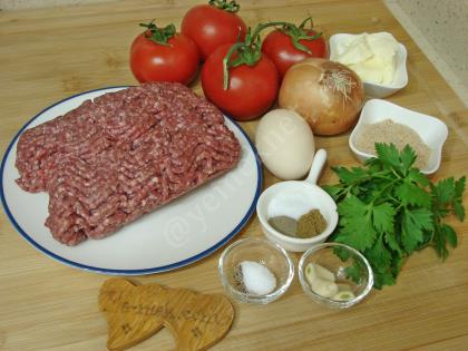 Tavada Domates Soslu Köfte