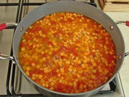 Mor Lahanalı Şehriye Salatası