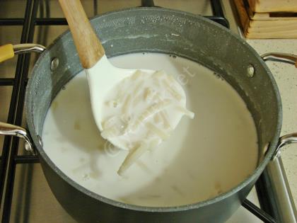 Sütlü Erişte Çorbası