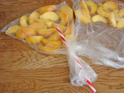 Buzlukta Şeftali Saklama