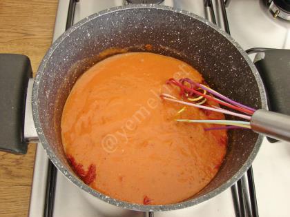 Közlenmiş Biberli Domates Çorbası