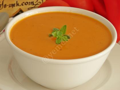 Közlenmiş Biberli Domates Çorbası