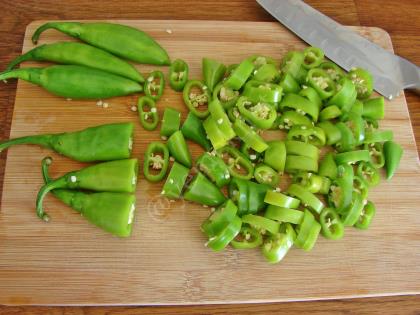 Kaynar Suyla Acı Biber Turşusu