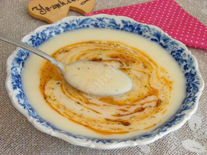 Unlu Yoğurt Çorbası