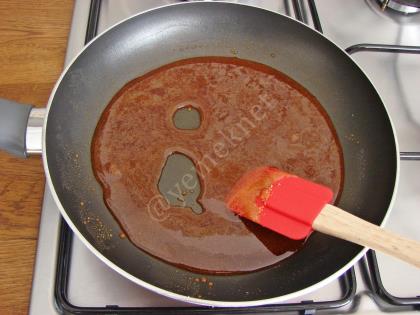 Karamelli Şeftalili Kek