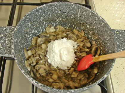 Kremasız Mantar Çorbası