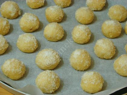 Hindistan Cevizli Pastane Kurabiyesi