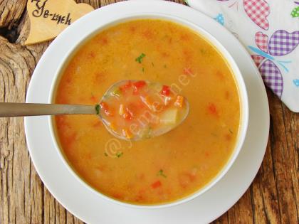 Sebzeli Tarhana Çorbası