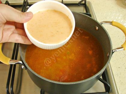 Sebzeli Tarhana Çorbası