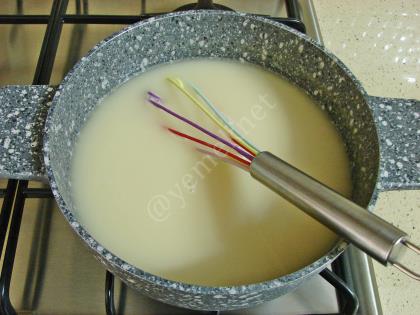 Sarımsaklı Un Çorbası