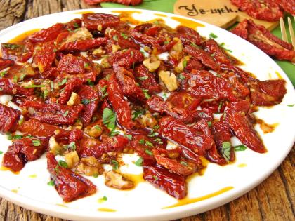 Yoğurtlu Kuru Domates Mezesi