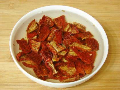 Yoğurtlu Kuru Domates Mezesi