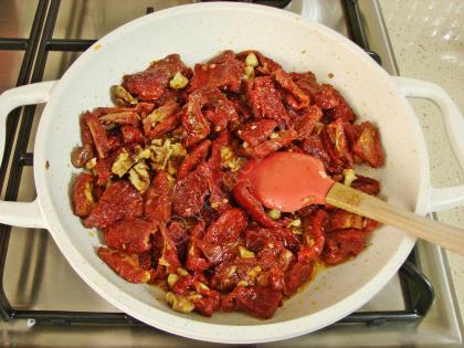 Yoğurtlu Kuru Domates Mezesi