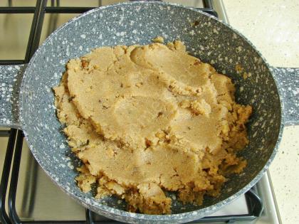 Cevizli İrmik Helvası