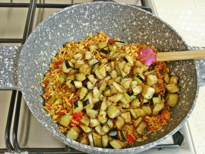 Patlıcanlı Şehriye Pilavı