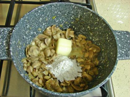 Salçalı Mantar Çorbası