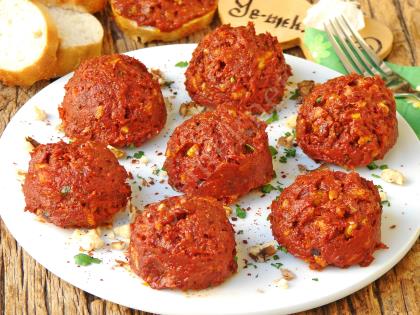 Acılı Cevizli Ezme