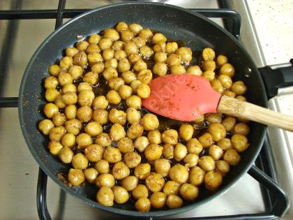 Nohutlu Köz Patlıcan Salatası