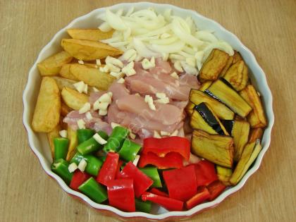 Tavuklu Tepsi Kebabı