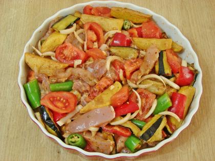 Tavuklu Tepsi Kebabı