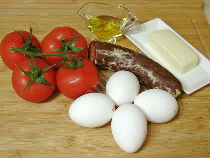 Domatesli Sucuklu Yumurta