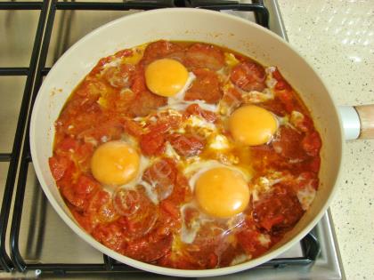 Domatesli Sucuklu Yumurta