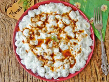 Yoğurtlu İç Bakla Salatası