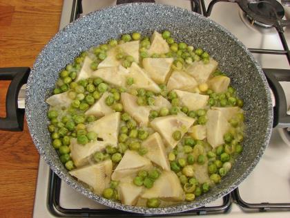 Bezelyeli Enginar Yemeği