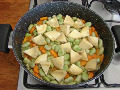 İç Baklalı Enginar Yemeği