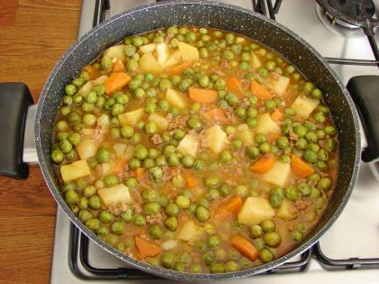 Kıymalı Bezelye Yemeği