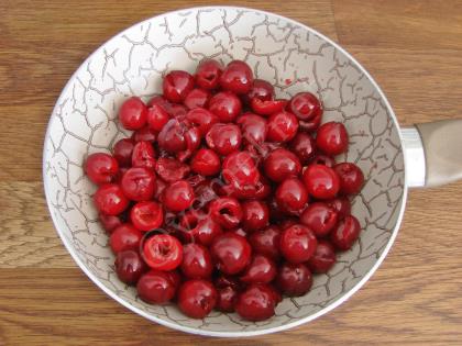 Vişneli İrmik Tatlısı