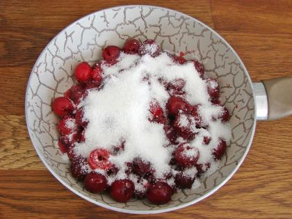 Vişneli İrmik Tatlısı