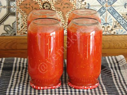 Közlenmiş Biberli Domates Konservesi