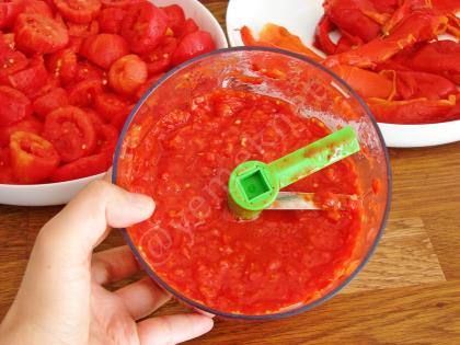 Közlenmiş Biberli Domates Konservesi