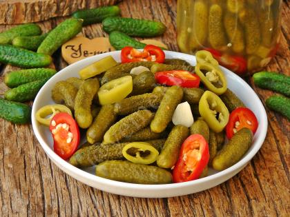 Acılı Kornişon Turşusu