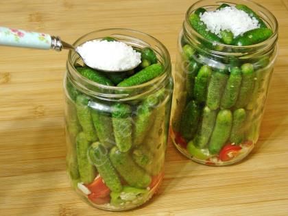 Acılı Kornişon Turşusu