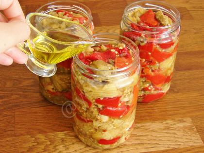 Közlenmiş Biberli Patlıcan Konservesi