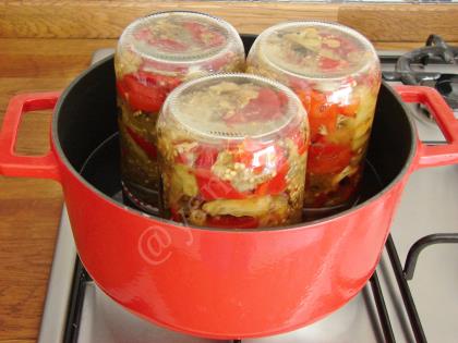 Közlenmiş Biberli Patlıcan Konservesi