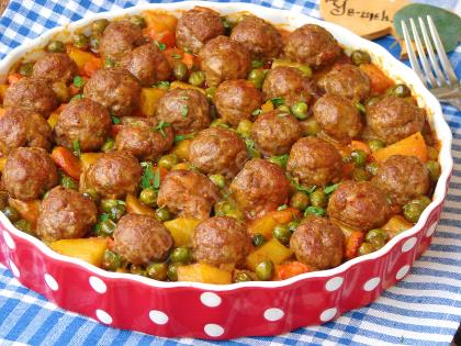 Fırında Köfteli Bezelye Yemeği