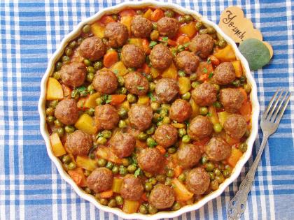 Fırında Köfteli Bezelye Yemeği