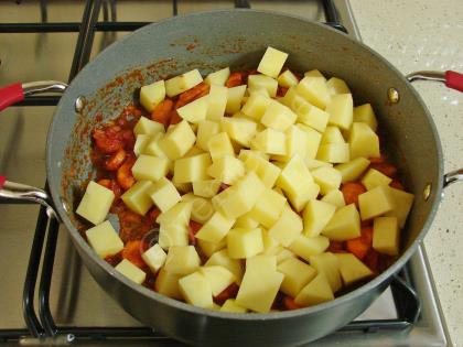 Fırında Köfteli Bezelye Yemeği