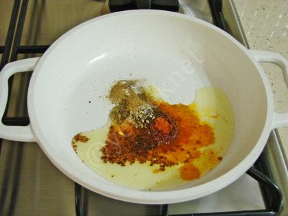 Haşlanmış Tavuk Kavurması