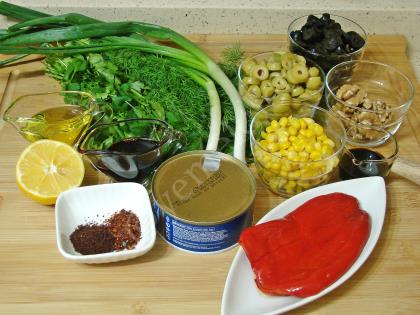 Ton Balıklı Zeytin Salatası